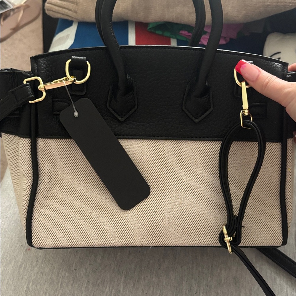 VICI Dalina two toned structured bag- new with tags & strap - Picture 7 of 8